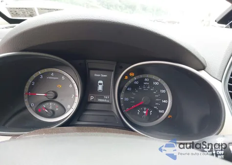 2015 Hyundai Santa Fe Sport 2.4L z USA, uszkodzony, nr VIN 5XYZUDLB4FG261117